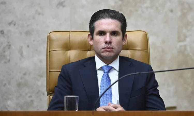 O esforço de Hugo Motta para  “adultização” da pauta na Câmara