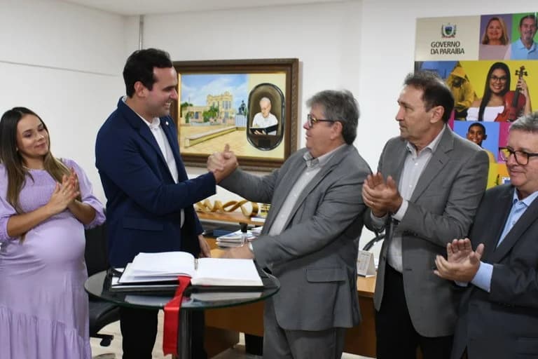 Sintonia entre João e Lucas é antídoto contra veneno na república de quem prega o caos