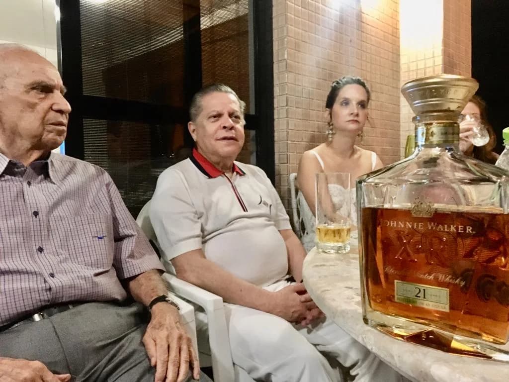 O gigante da publicidade: Paraibano investe R$ 25 milhões por mês em propaganda