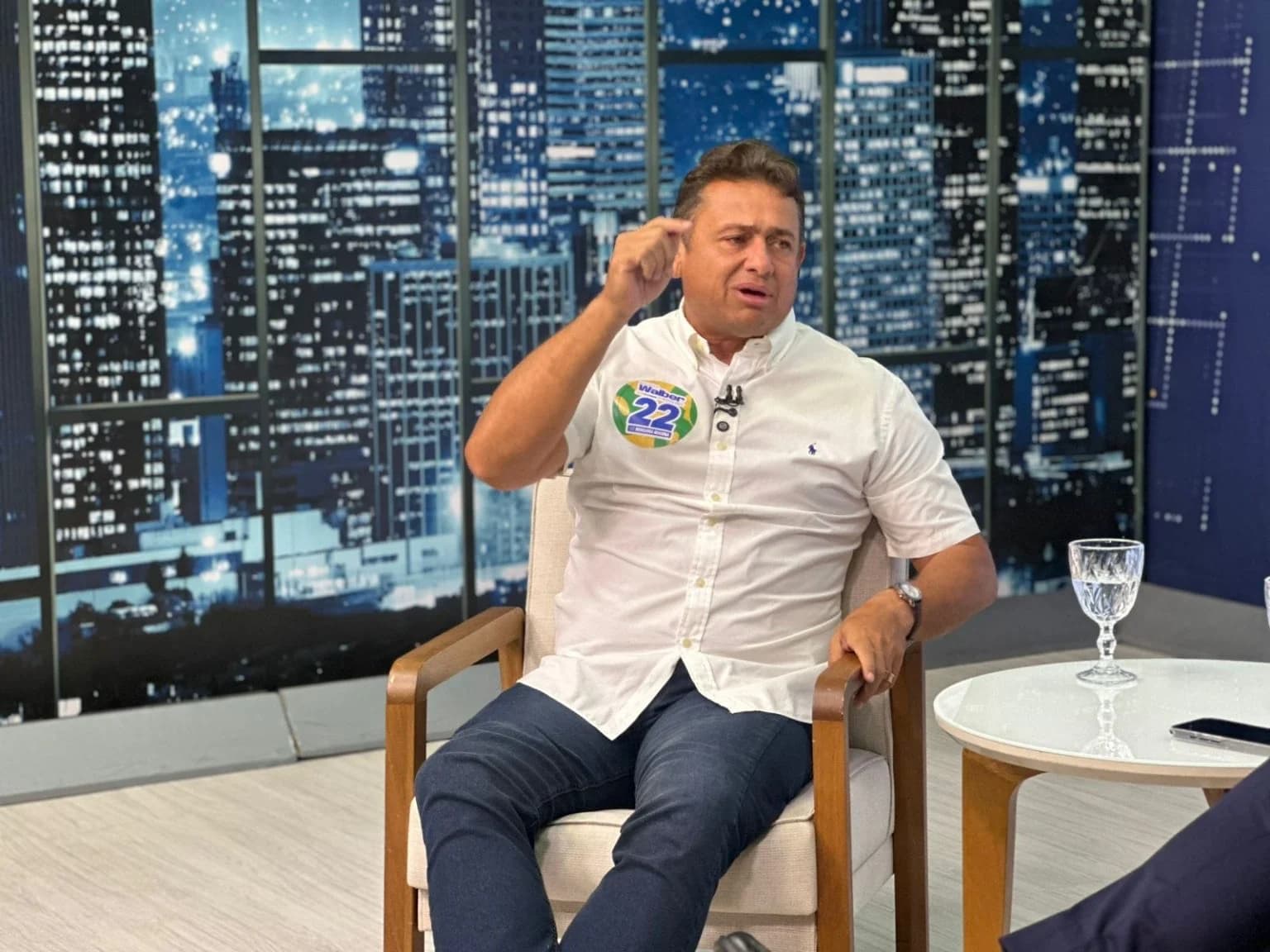 Walber Virgolino prevê traição e manda Lucas e João “abrirem os olhos” com Edvaldo Neto: “Tá cheio de secretário de Cícero na campanha dele”