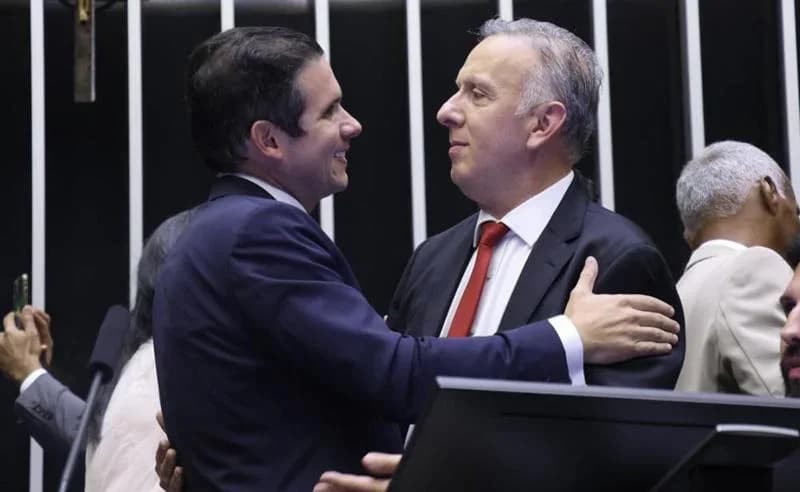 A hegemonia do Republicanos e do PP na guerra pelas vagas de federal e estadual na PB