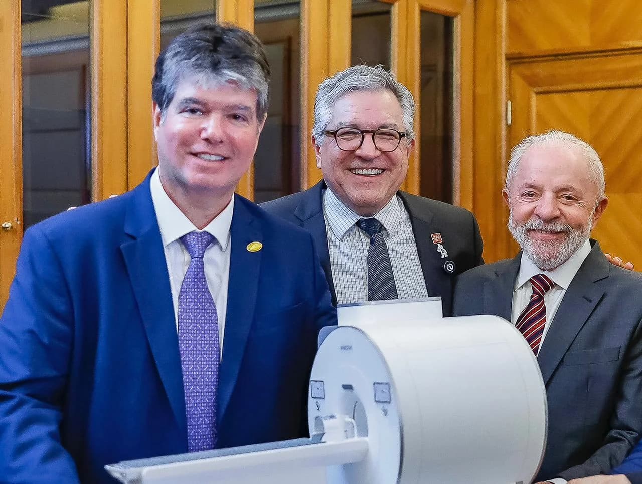 O que impede Ruy de expressar que é feliz junto ao governo Lula ?