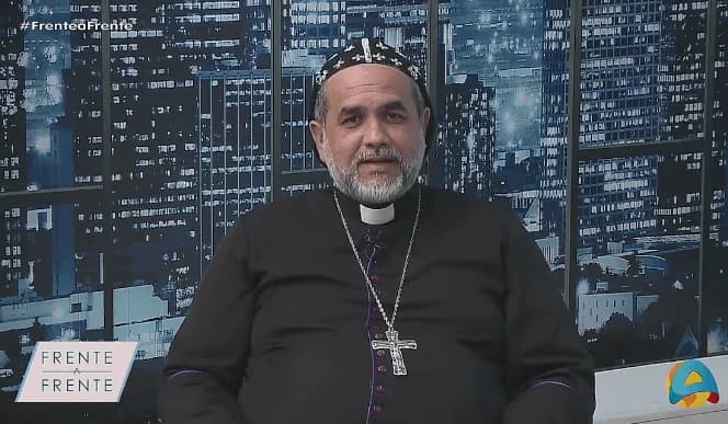 Na PB, Padre Kelmon grava vídeo denunciando cobrança abusiva de posto de gasolina: “É um assalto!”
