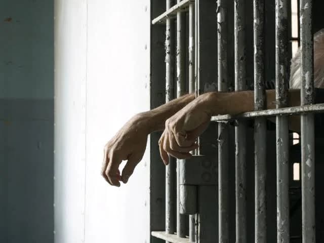 Câmara de Santa Rita dá aula ao Congresso e libera vereador preso para votar em sessão