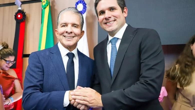 Turbinado por Hugo, ´foguete´ de Nabor faz chover prefeito na Paraíba