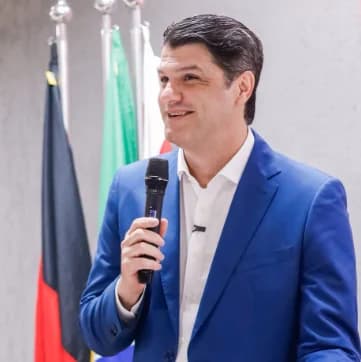 Brasília: Léo ignora agenda eleitoral em favor de obras que Cícero ignorou por causa da eleição