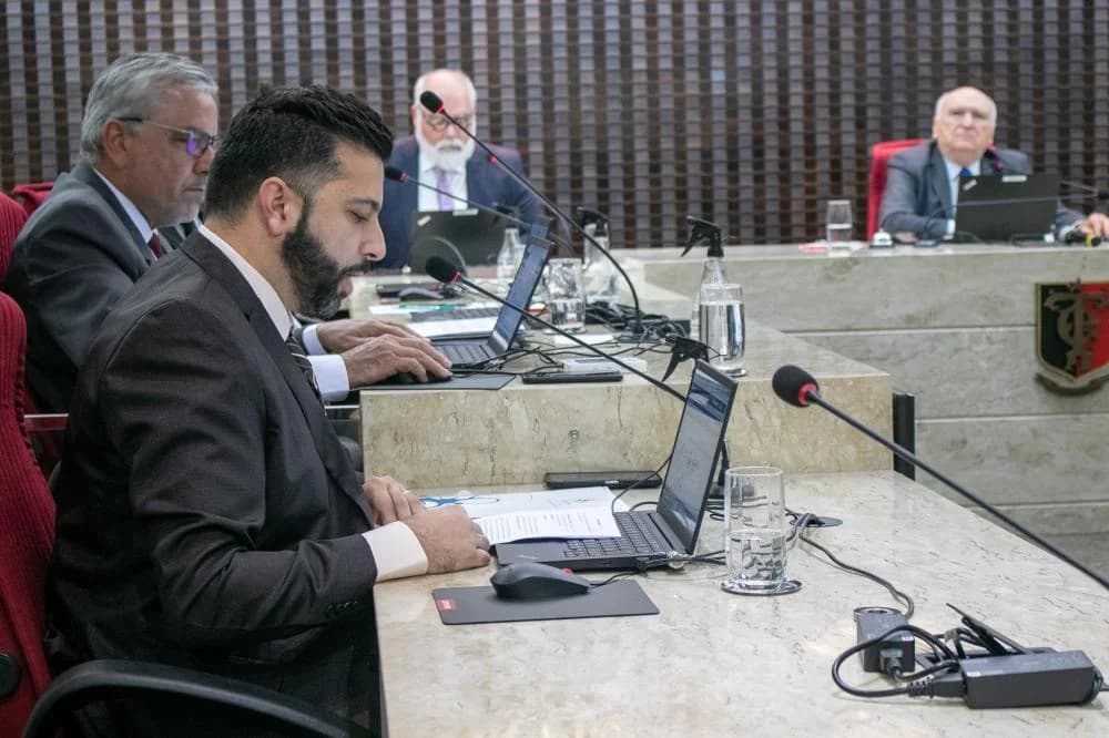 AL compra briga com conselheiro contrário à posse de Allana e vai usar ‘arma’ do STF; saiba qual
