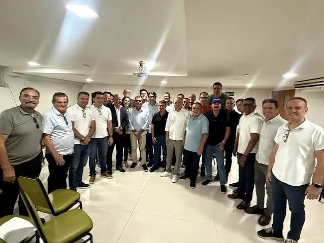 Leo inicia arrumação da prefeitura pela Câmara
