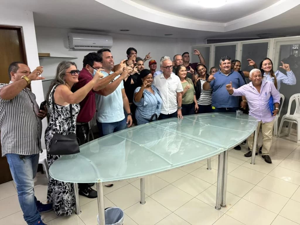Suplentes descartam solidariedade aos Carneiro e viram titulares de Cícero
