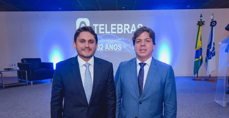 Às vésperas da oficialização da federação, Efraim Filho mostra força no UB e emplaca amigo nas Comunicações