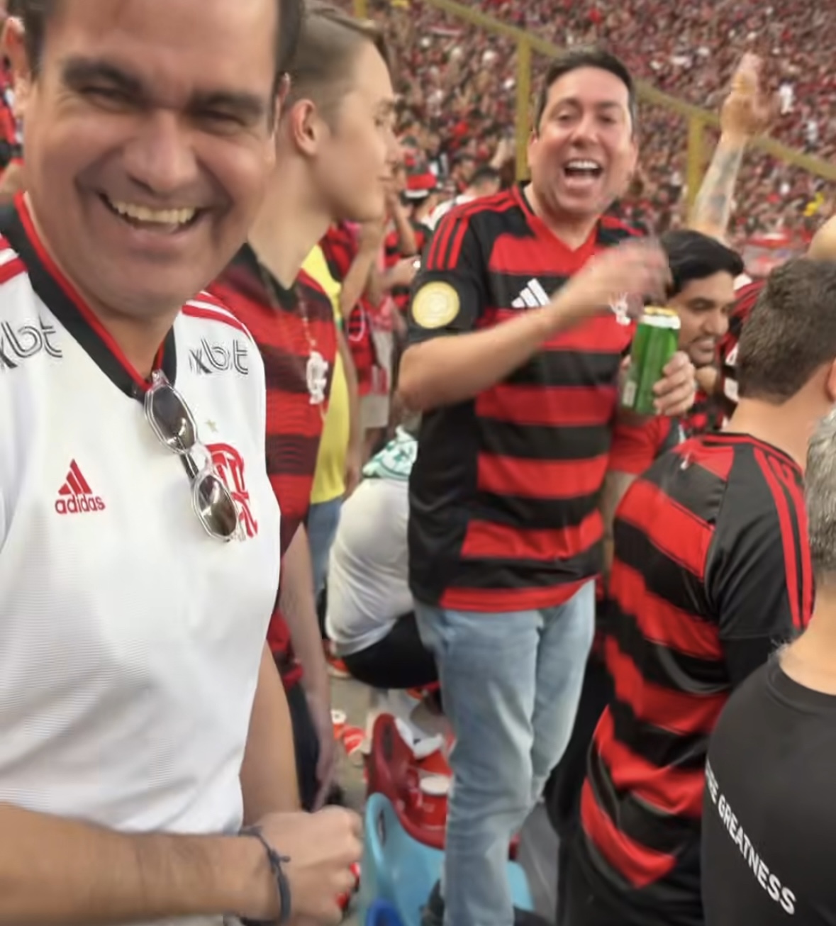 É do peru: Imagens de Mersinho e Felipe Leitão  mostram afinação da dupla dentro de campo