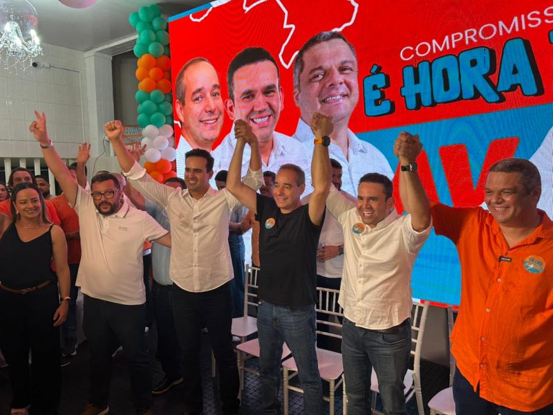 Dr Jhonny inclui João Azevedo na receita para 2026 e se vacina contra pecha de traidor